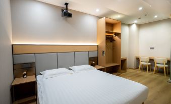 Q Hotel(Jiangsu University Branch)