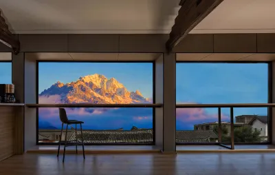 梨下慢·倦歸|Romantic ·360º觀日照金山度假庭院（白沙古鎮店） 世界記憶遺產公園附近的飯店