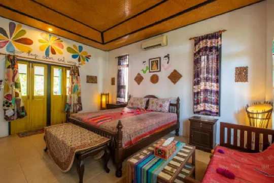 瓦林達花園度假村