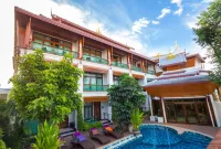 Sunday Villa Sirilanna Hotel ワット パカオ寺院周辺のホテル
