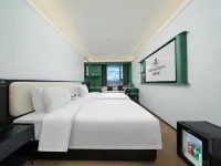 Rezen Garden Hotel (Guangzhou Panyu Chimelong Safari Park Branch) Hotels near Chimelong Safari Park