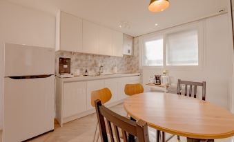 Seoul Traveler's Hub, Maison De Luxe 302 @ Gangnam X KPDH