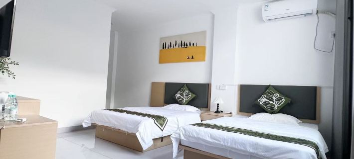 Mountain Residence Hotels in Ningqiang