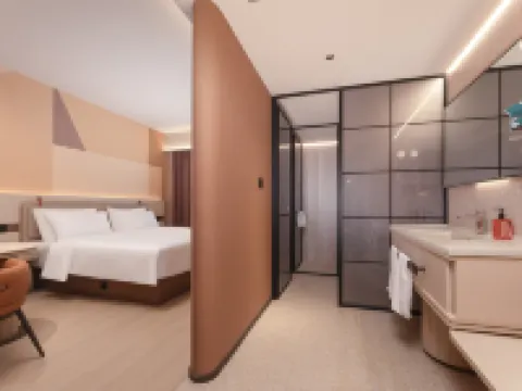 Orange Hotel (Huangshan Yi Hongcun Scenic Area) Hotels in Yi County