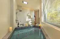 YI ZHEN HOTEL - parkir