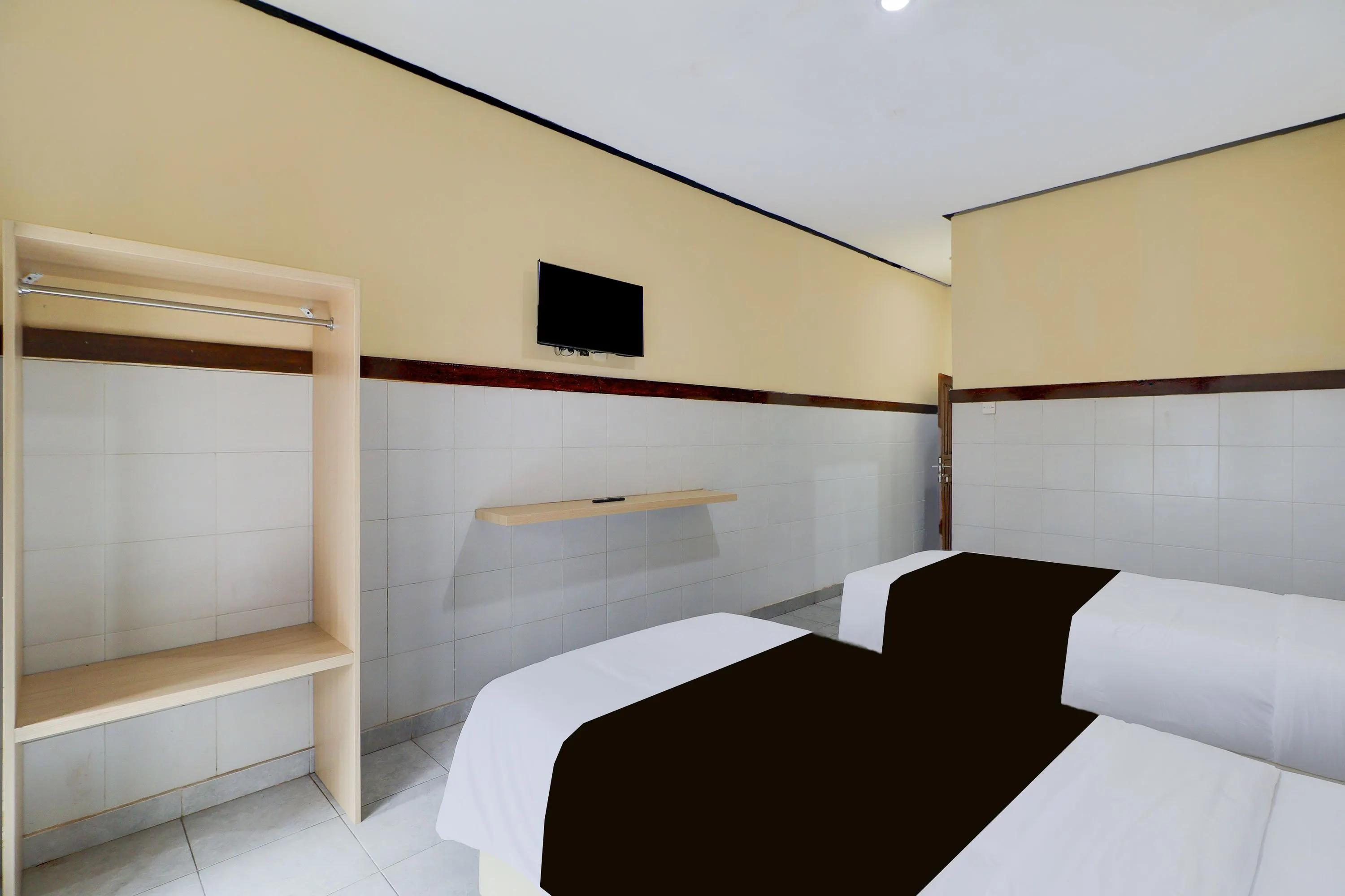 Townhouse Oak Legian Near Legian Beach Formerly Sayang Maha Merta Zimmer Photos