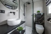 Stylish & Tranquil Garden Retreat ~ Lounges ~ Pkg! Hotels in Oisterwijk