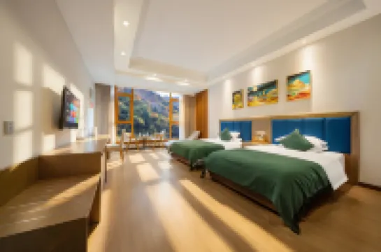 Lixian Bipeng·Shiguang Hot Spring Hotel Hotels in Li County