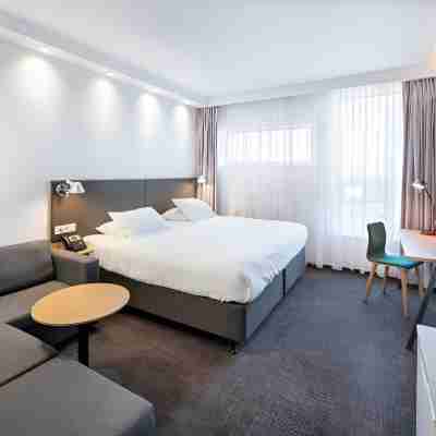 Holiday Inn PRAGUE AIRPORT by IHG Rooms