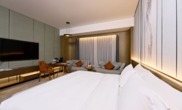 Phoenix International Hotel