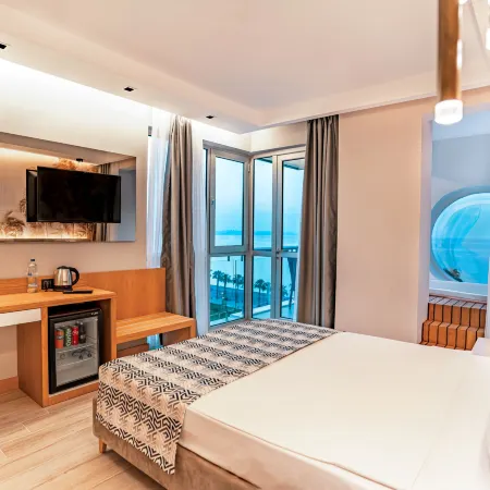 Pearly Hotel