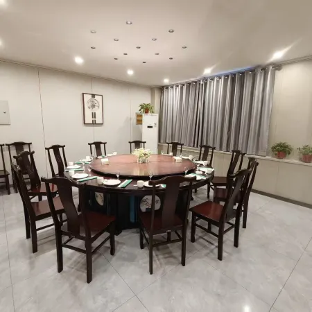 Home Inn Huayi Select Hotel (Nanpi Xinhui Commercial Building)