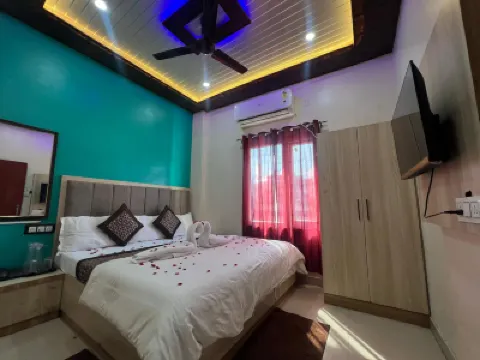 Shri Hari Kripa Residency Hotels near Prachin Hanuman Ghat