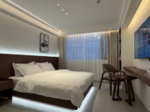 Huiying Shihu Homestay (Huangshan Shexian Huizhou Ancient City)