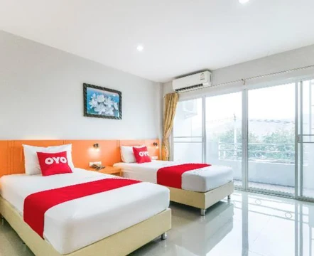 รูปภาพของตรีญาพัทร เพลซ