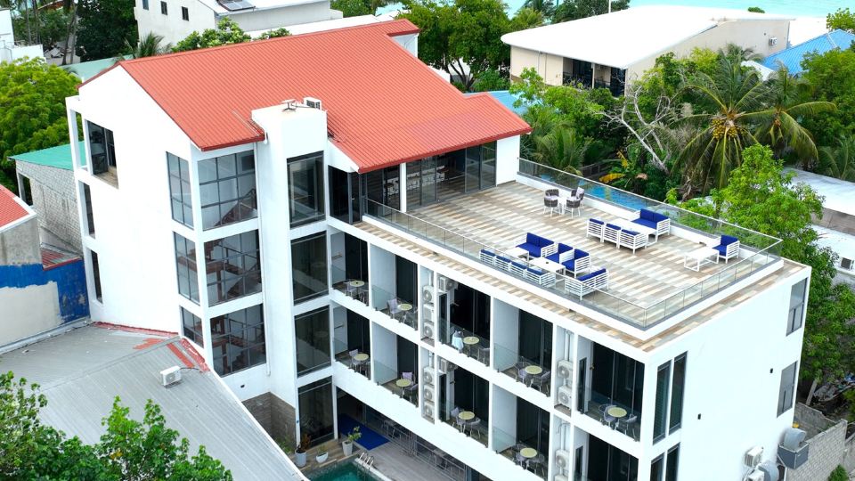 Sky Beach Maldives - Dhiffushi