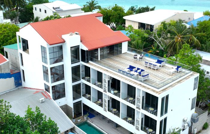 Sky Beach Maldives - Dhiffushi