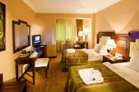 Latanya Palm & Spa Airport  Hotel