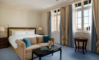 Shangri-La Paris
