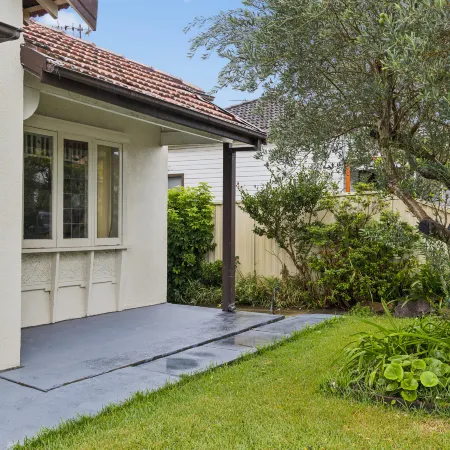 Private Room Near Bankstown Train Station & Restaurants