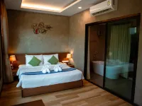 Blue River Resort Hotels near Wat Chulamani