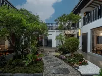 Weishan Qichi Oriental Holiday Courtyard Hotels in Weishan