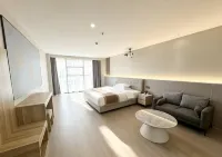 Zhenjiang Kaitai Hotel (Zhenjiang Railway Station Wanda Plaza)