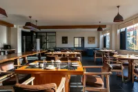 Shangri-La Yunjian Songyue B&B