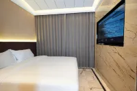 Zhuoyi Boyue Hotel (Suzhou Pingjiang Road Humble Administrator's Garden)