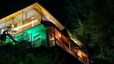 Ananta Valley Home's Các khách sạn ở 