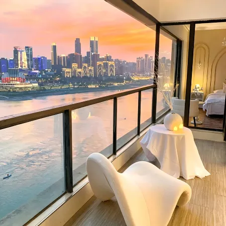 Friendly Nanyuan Riverview Homestay (Jiefangbei Hongyadong Location)