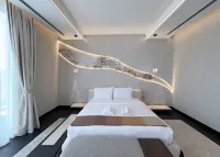 6BR Lamborghini Luxury Villa | Cinema, Spa & Pool -  Ferienhäuser