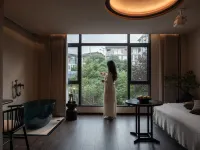 黔歡·Red House設計師度假別墅(小七孔東門售票大廳店) 荔波酒店
