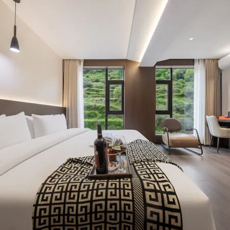 Mount Siguniang · Riverside Mountain Residence Hotel (Changping Valley Scenic Area)