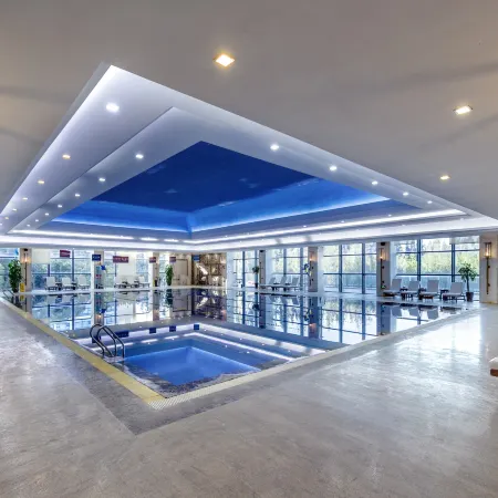 Qilin Rongyu International Hotel