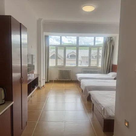 Qinghe Hotel
