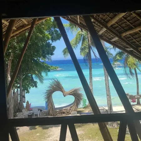 On Board Panglao Beach Hostel & Resort