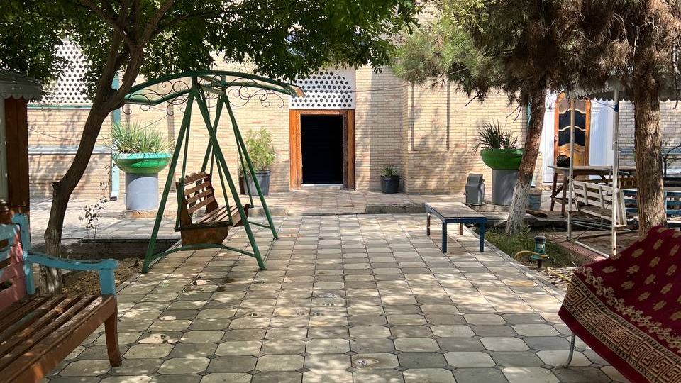 Goziyon Hotel & Hostel