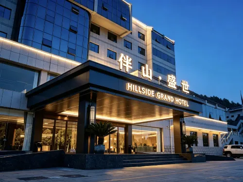 HILLSIDE GRAND HOTEL - Balkon