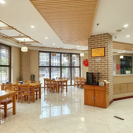 Changbai Mountain Lixiang Holiday Hotel