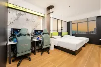 X·Land Unknown Land E-Sports Hotel (CBD Shopping Center Jiefang Pedestrian Street) - parcheggio