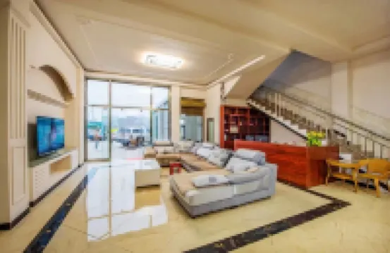 Luoping Jinlingfeng Haitang Station