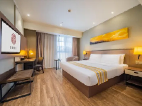 HomeinnPlus Hotels near Chenghua