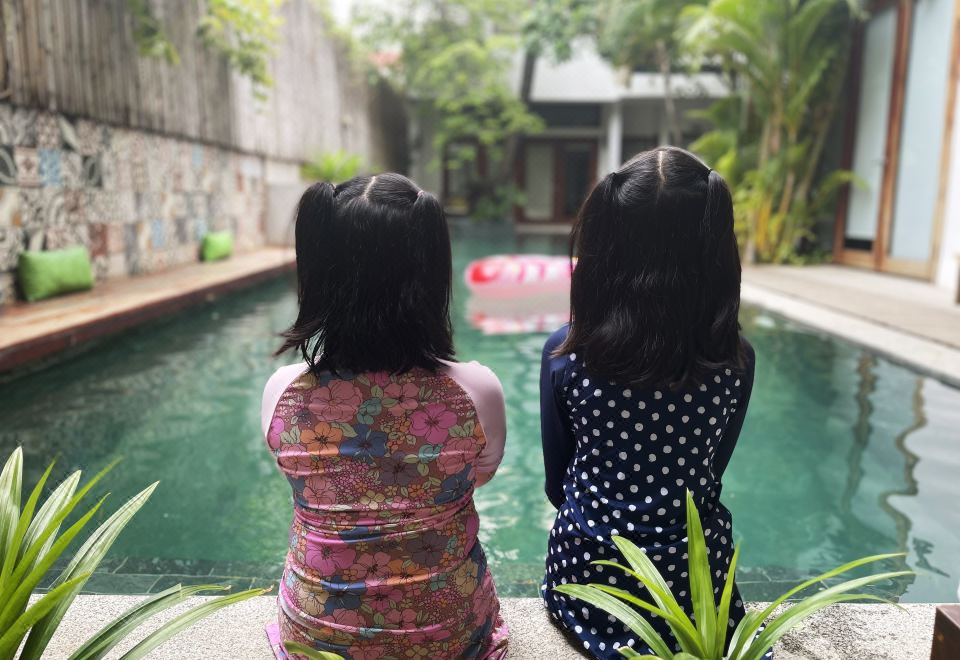 3. 사리나 호텔 &..