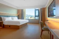 Ji Hotel (Lijiang Ancient City Xianghe Commercial Plaza) Hotels in Lijiang