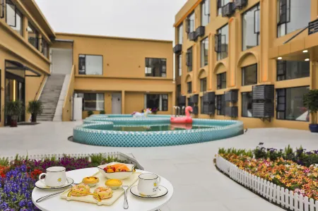 Chuxin Moshe Hotel (Shanghai International Tourism Resort) Отели рядом с достопримечательностью «Shanghai Wild Animal Park»