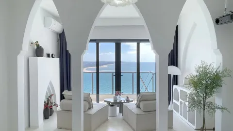 Sea Flower Island Kola Kola CORA Design Homestay in Danzhou