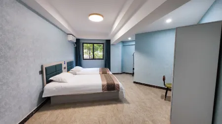 Suining Lanyuan Hotel Отели рядом с достопримечательностью «Holy Lotus Island»