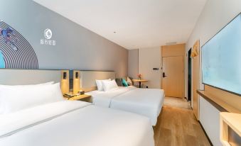 City Light Luxury Hotel (Foshan Qinghuiyuan Daliang Pedestrian Street)