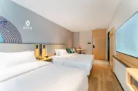 City Light Luxury Hotel (Foshan Qinghuiyuan Daliang Pedestrian Street)